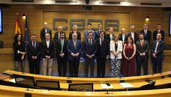 Foto de familia de los firmantes del documento