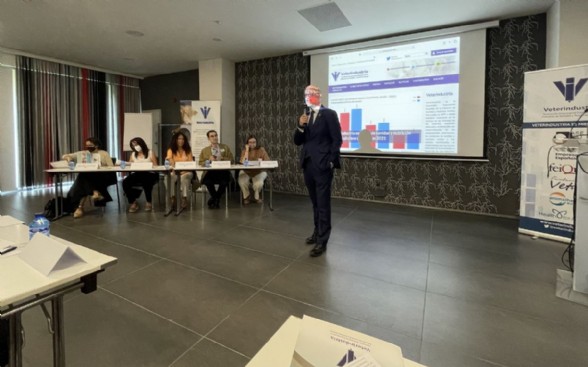 Curso Farmacovigilancia. Santiago de Andrs VETERINDUSTRIA