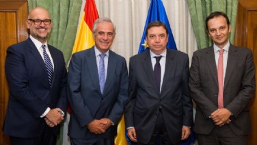 Veterindustria se rene con ministro Luis Planas