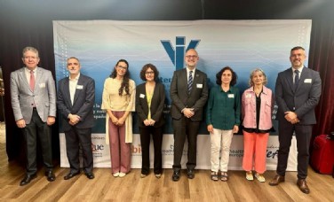 Santiago de Andrs y Pablo Hervs junto a ponentes