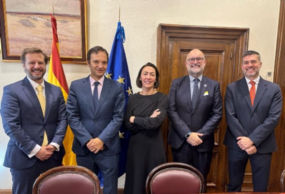 De Izda. a Dcha. Diego Garca, Andrs Fernndez, Ana Rodrguez, Santiago de Andrs y Pablo Hervs