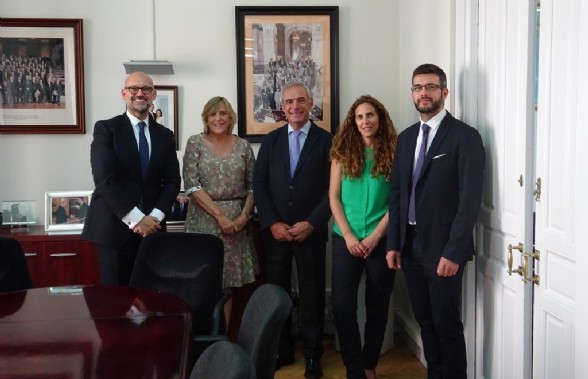 Convenio colaboracin Veterindustria - Universidad Europea